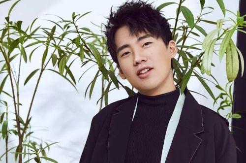 吃瓜娱乐郭麒麟,吃瓜娱乐背后的喜剧人生